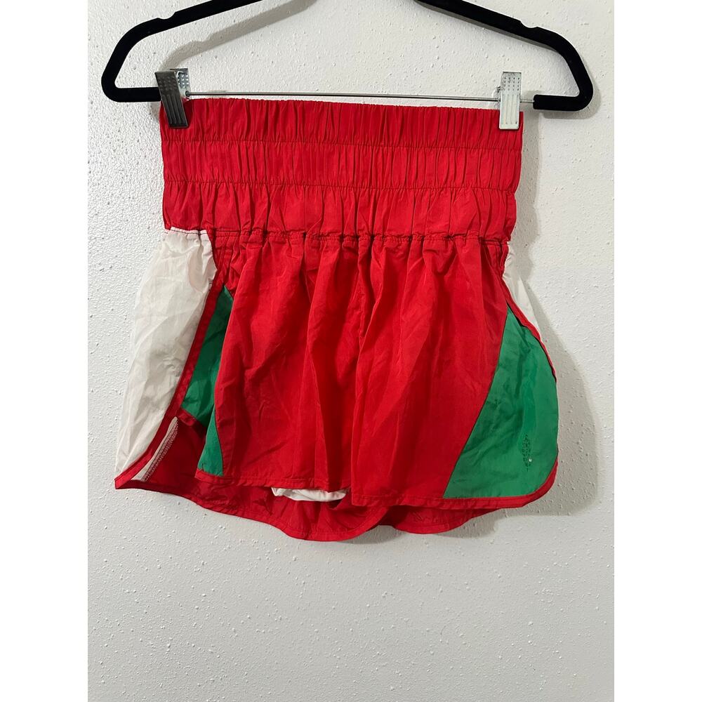 We the free running shorts M